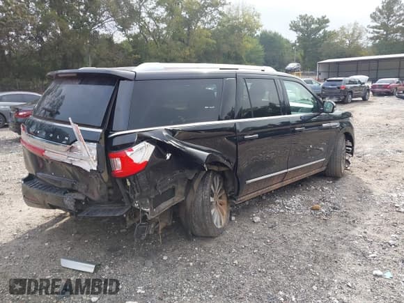 ✅ 2020 Lincoln Navigator Reserve • VIN: 5LMJJ3KT3LEL07527 • Lot: 43314145. Listed on IAAI with 195,858 mi. Free auction sales archive from the USA and detailed vehicle history report at DreamBid. Image 4.