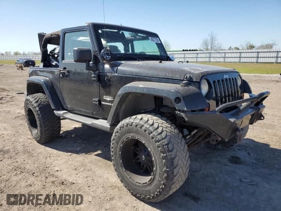 ✅ 2012 Jeep Wrangler Sahara • VIN: 1C4AJWBG1CL216425 • Lot: 48377825. Wystawiony na Copart z przebiegiem 99 649 mil. Bezpłatny archiwum sprzedaży aukcyjnych z USA i szczegółowy raport historii pojazdu na DreamBid. Zdjęcie 4.