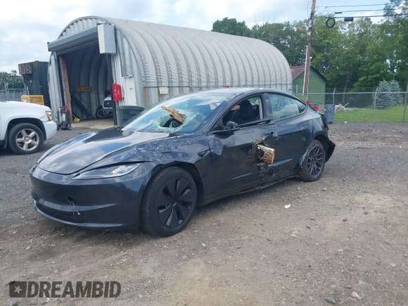 ✅ 2024 Tesla Model 3 • VIN: 5YJ3E1EA1RF735719 • Lot: 42101947. Wystawiony na IAAI z przebiegiem 15 903 mil. Bezpłatny archiwum sprzedaży aukcyjnych z USA i szczegółowy raport historii pojazdu na DreamBid. Zdjęcie 20.
