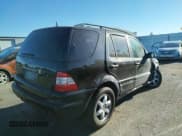 ✅ 2003 Mercedes-Benz M 350 • VIN: 4JGAB57EX3A445949 • Lot: 74633744. Wystawiony na Copart z przebiegiem 223 427 mil. Bezpłatny archiwum sprzedaży aukcyjnych z USA i szczegółowy raport historii pojazdu na DreamBid. Zdjęcie 3.