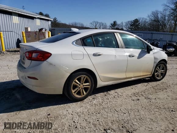 ✅ 2018 Chevrolet Cruze LT • VIN: 1G1BE5SM1J7102402 • Lot: 45327673. Listed on Copart with Not provided. Free auction sales archive from the USA and detailed vehicle history report at DreamBid. Image 3.