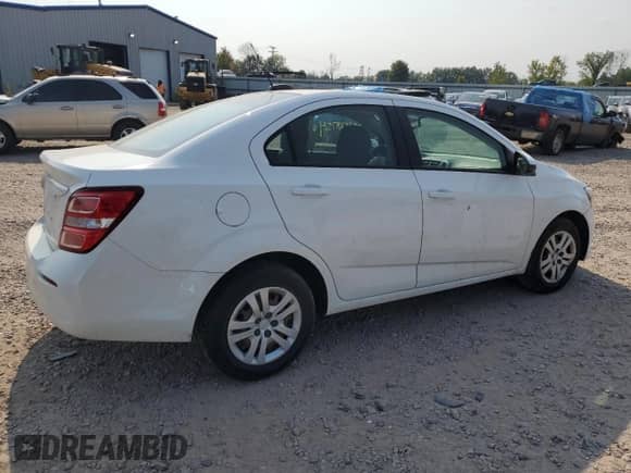 2020 Chevrolet Sonic LS z VIN 1G1JB5SB5L4123213, wystawiony jako Copart lot #68828754 z przebiegiem 125 323 mil mil oraz Szkoda całkowita • Salvage title. Historia ofert i sprzedaży dostępna na DreamBid. Obrazek 3.