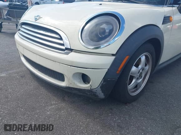 ✅ 2009 MINI Hardtop • VIN: WMWMF33549TT68408 • Lot: 43173569. Wystawiony na IAAI z przebiegiem Nie podano. Bezpłatny archiwum sprzedaży aukcyjnych z USA i szczegółowy raport historii pojazdu na DreamBid. Zdjęcie 6.