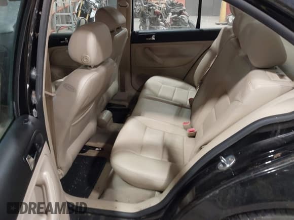 ✅ 2002 Volkswagen Jetta GLS • VIN: 3VWSE69M92M162449 • Lot: 43900395. Listed on IAAI with 68,119 mi. Free auction sales archive from the USA and detailed vehicle history report at DreamBid. Image 8.