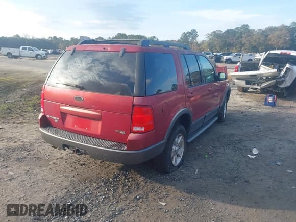 ✅ 2005 Ford Explorer XLT • VIN: 1FMZU73K45UA57055 • Lot: 43782783. Wystawiony na IAAI z przebiegiem 221 303 mil. Bezpłatny archiwum sprzedaży aukcyjnych z USA i szczegółowy raport historii pojazdu na DreamBid. Zdjęcie 4.