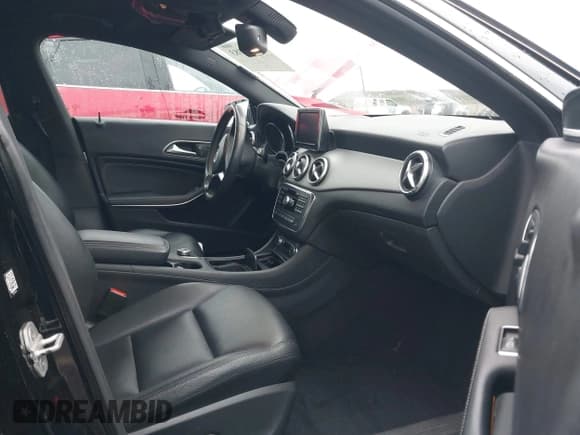 ✅ 2014 Mercedes-Benz CLA 250 • VIN: WDDSJ4EB4EN053582 • Lot: 43795783. Listed on IAAI with 139,891 mi. Free auction sales archive from the USA and detailed vehicle history report at DreamBid. Image 5.