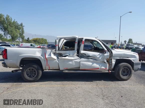 ✅ 2004 Chevrolet Silverado 2500HD LS • VIN: 1GCHC23U04F264942 • Лот: 42478706. Опубликован ранее на IAAI с пробегом 258 175 миль. Бесплатный доступ к архиву аукционных продаж из США и подробный отчёт об истории автомобиля на DreamBid. Изображение 13.