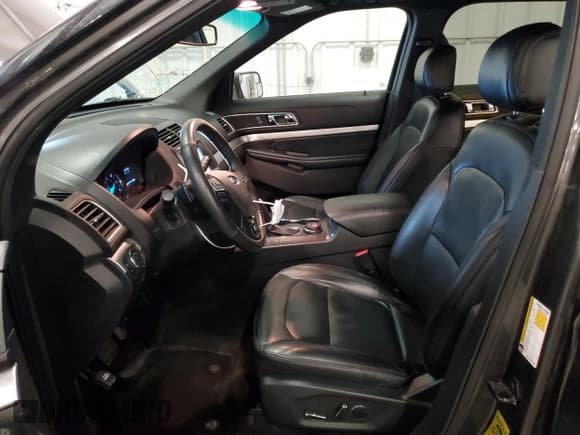 ✅ 2017 Ford Explorer XLT • VIN: 1FM5K8D85HGB38923 • Lot: 92120275. Wystawiony na Copart z przebiegiem 152 518 mil. Bezpłatny archiwum sprzedaży aukcyjnych z USA i szczegółowy raport historii pojazdu na DreamBid. Zdjęcie 7.