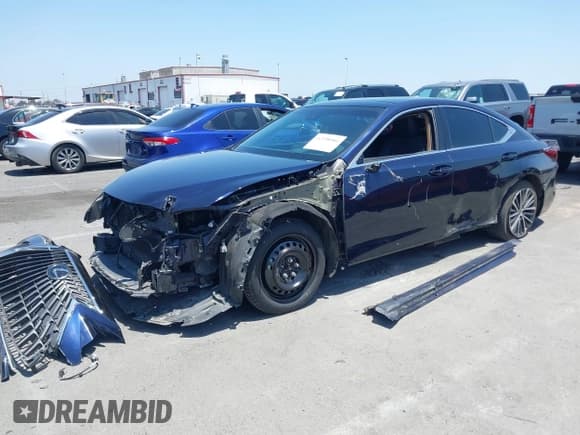 ✅ 2022 Lexus ES 350 • VIN: 58ADZ1B16NU125527 • Лот: 42338901. Опубликован ранее на IAAI с пробегом 57 306 миль. Бесплатный доступ к архиву аукционных продаж из США и подробный отчёт об истории автомобиля на DreamBid. Изображение 2.