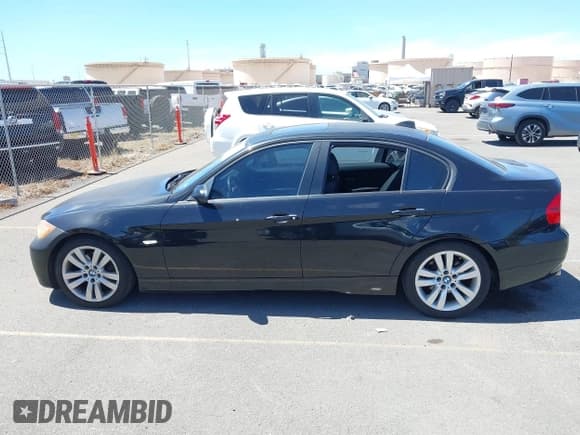 ✅ 2006 BMW 3 Series 325i • VIN: WBAVB13596PT05054 • Lot: 42889135. Listed on IAAI with 71,602 mi. Free auction sales archive from the USA and detailed vehicle history report at DreamBid. Image 14.
