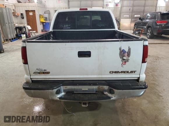 ✅ 2001 Chevrolet S-10 LS • VIN: 1GCDT13W51K256977 • Лот: 85390584. Опубликован ранее на Copart с пробегом 159 294 миль. Бесплатный доступ к архиву аукционных продаж из США и подробный отчёт об истории автомобиля на DreamBid. Изображение 6.