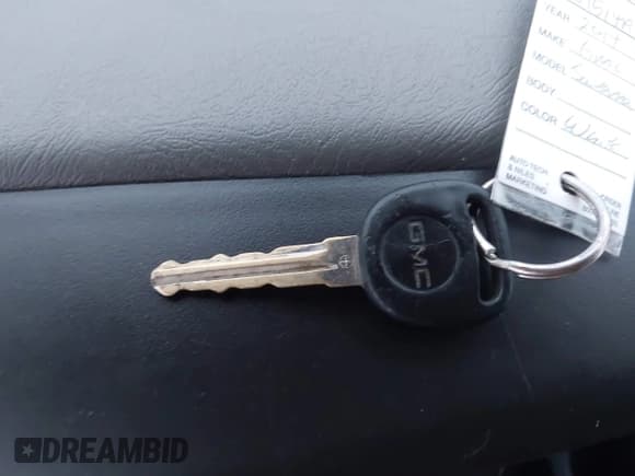 ✅ 2014 GMC Savana • VIN: 1GTW7FBA1E1114461 • Lot: 43863484. Wystawiony na IAAI z przebiegiem 206 578 mil. Bezpłatny archiwum sprzedaży aukcyjnych z USA i szczegółowy raport historii pojazdu na DreamBid. Zdjęcie 11.