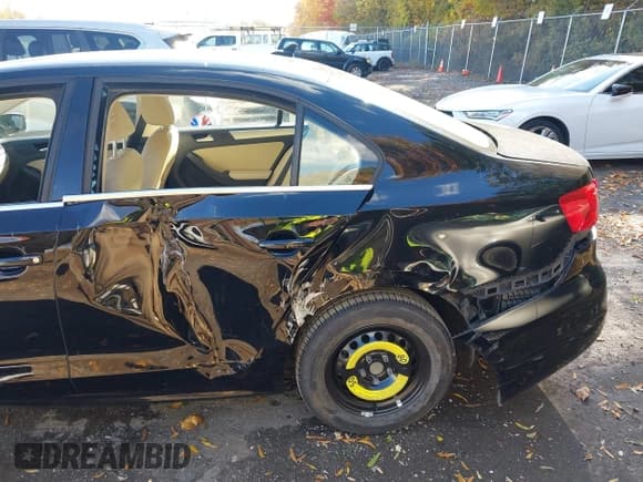 ✅ 2013 Volkswagen Jetta SE • VIN: 3VWBP7AJ2DM251106 • Lot: 43583419. Listed on IAAI with 114,158 mi. Free auction sales archive from the USA and detailed vehicle history report at DreamBid. Image 6.