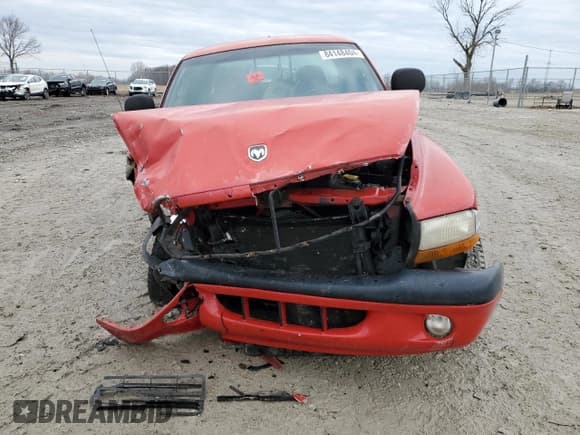 ✅ 2000 Dodge Dakota Sport • VIN: 1B7GG22N1YS504247 • Lot: 84148404. Wystawiony na Copart z przebiegiem Nie podano. Bezpłatny archiwum sprzedaży aukcyjnych z USA i szczegółowy raport historii pojazdu na DreamBid. Zdjęcie 5.