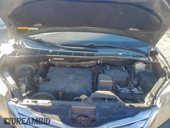 ✅ 2012 Toyota Sienna XLE • VIN: 5TDDK3DC5CS043719 • Lot: 85440185. Listed on Copart with 256,708 mi. Free auction sales archive from the USA and detailed vehicle history report at DreamBid. Image 12.