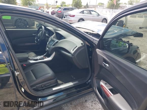 ✅ 2016 Acura TLX V6 • VIN: 19UUB2F38GA007700 • Lot: 43049090. Wystawiony na IAAI z przebiegiem 102 644 mil. Bezpłatny archiwum sprzedaży aukcyjnych z USA i szczegółowy raport historii pojazdu na DreamBid. Zdjęcie 5.