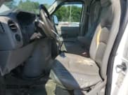 ✅ 2010 Ford Econoline Cargo Commercial • VIN: 1FTNE1EW9ADA16217 • Lot: 67754395. Wystawiony na Copart z przebiegiem 188 205 mil. Bezpłatny archiwum sprzedaży aukcyjnych z USA i szczegółowy raport historii pojazdu na DreamBid. Zdjęcie 7.