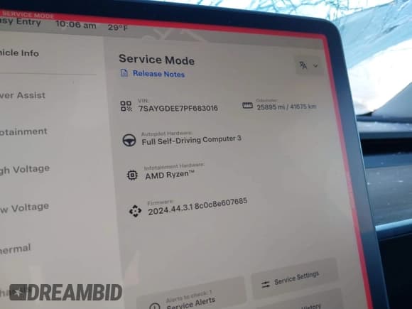 ✅ 2023 Tesla Model Y Long Range • VIN: 7SAYGDEE7PF683016 • Lot: 41342757. Wystawiony na IAAI z przebiegiem 25 895 mil. Bezpłatny archiwum sprzedaży aukcyjnych z USA i szczegółowy raport historii pojazdu na DreamBid. Zdjęcie 7.