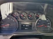 ✅ 2020 Chevrolet Silverado 1500 Custom • VIN: 1GCRWBEK3LZ315130 • Lot: 57271075. Wystawiony na Copart z przebiegiem 69 840 mil. Bezpłatny archiwum sprzedaży aukcyjnych z USA i szczegółowy raport historii pojazdu na DreamBid. Zdjęcie 9.