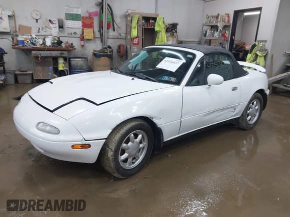 ✅ 1991 Mazda MX-5 Miata Special Edition • VIN: JM1NA3517M1219737 • Lot: 42536037. Wystawiony na IAAI z przebiegiem 125 866 mil. Bezpłatny archiwum sprzedaży aukcyjnych z USA i szczegółowy raport historii pojazdu na DreamBid. Zdjęcie 2.