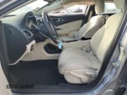 ✅ 2016 Chrysler 200 Limited • VIN: 1C3CCCAB6GN183850 • Lot: 86465355. Wystawiony na Copart z przebiegiem 72 336 mil. Bezpłatny archiwum sprzedaży aukcyjnych z USA i szczegółowy raport historii pojazdu na DreamBid. Zdjęcie 7.