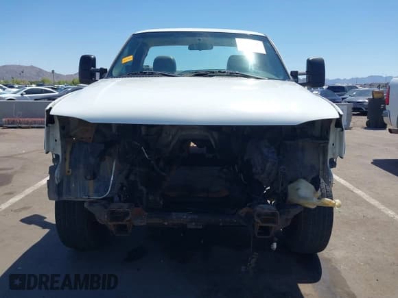 ✅ 2004 GMC Sierra 2500 SL • VIN: 1GDHC24U54E244508 • Lot: 42110629. Wystawiony na IAAI z przebiegiem Nie podano. Bezpłatny archiwum sprzedaży aukcyjnych z USA i szczegółowy raport historii pojazdu na DreamBid. Zdjęcie 6.