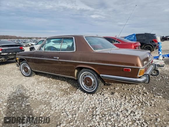 ✅ 1973 Mercedes-Benz 280 • VIN: 11407312001955 • Lot: 93737035. Wystawiony na Copart z przebiegiem 37 352 mil. Bezpłatny archiwum sprzedaży aukcyjnych z USA i szczegółowy raport historii pojazdu na DreamBid. Zdjęcie 2.