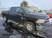 2023 Ram 1500 SLT z VIN 1C6RR7TT3PS565277, wystawiony jako Copart lot #88987655 z przebiegiem 32 934 mil mil oraz Szkoda całkowita • Salvage title. Historia ofert i sprzedaży dostępna na DreamBid. Obrazek 4.