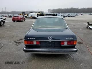 ✅ 1979 Mercedes-Benz 240 • VIN: 12312312138332 • Lot: 43914055. Wystawiony na Copart z przebiegiem 102 478 mil. Bezpłatny archiwum sprzedaży aukcyjnych z USA i szczegółowy raport historii pojazdu na DreamBid. Zdjęcie 6.