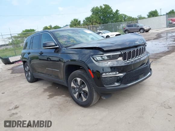 ✅ 2022 Jeep Grand Cherokee • VIN: 1C4RJYB63N8717876 • Lot: 42289481. Listed on IAAI with 22,853 mi. Free auction sales archive from the USA and detailed vehicle history report at DreamBid. Image 1.