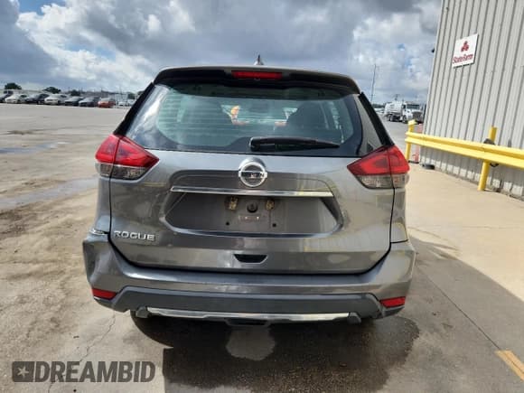 ✅ 2018 Nissan Rogue S • VIN: 5N1AT2MT3JC715992 • Lot: 92022475. Wystawiony na Copart z przebiegiem 83 518 mil. Bezpłatny archiwum sprzedaży aukcyjnych z USA i szczegółowy raport historii pojazdu na DreamBid. Zdjęcie 6.