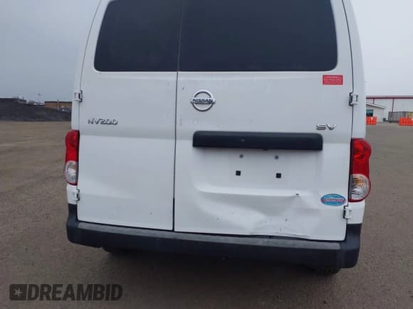 ✅ 2016 Nissan NV200 SV • VIN: 3N6CM0KN1GK701088 • Lot: 43897742. Wystawiony na IAAI z przebiegiem 113 951 mil. Bezpłatny archiwum sprzedaży aukcyjnych z USA i szczegółowy raport historii pojazdu na DreamBid. Zdjęcie 6.