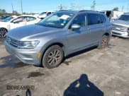 ✅ 2020 Volkswagen Tiguan SE • VIN: 3VV3B7AX4LM058983 • Lot: 43642498. Wystawiony na IAAI z przebiegiem 124 683 mil. Bezpłatny archiwum sprzedaży aukcyjnych z USA i szczegółowy raport historii pojazdu na DreamBid. Zdjęcie 17.