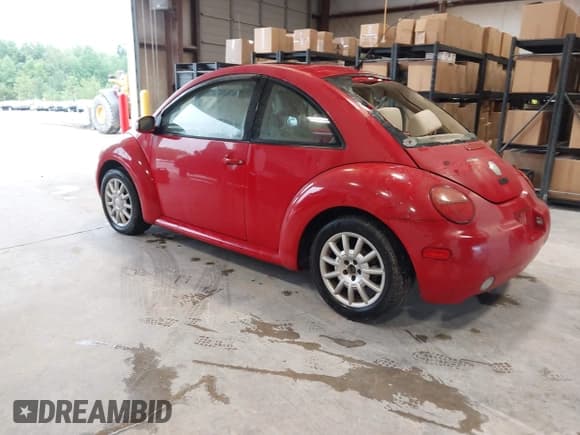 ✅ 2005 Volkswagen Beetle GLS • VIN: 3VWCR31C75M407568 • Lot: 42532558. Listed on IAAI with 122,426 mi. Free auction sales archive from the USA and detailed vehicle history report at DreamBid. Image 3.