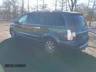 ✅ 2015 Chrysler Town & Country Touring • VIN: 2C4RC1BG3FR572404 • Lot: 43764179. Wystawiony na IAAI z przebiegiem 295 564 mil. Bezpłatny archiwum sprzedaży aukcyjnych z USA i szczegółowy raport historii pojazdu na DreamBid. Zdjęcie 3.