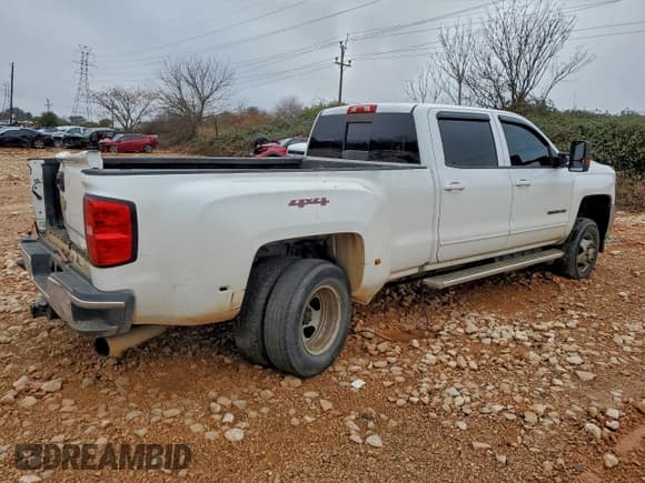 ✅ 2018 Chevrolet Silverado 3500HD LT • VIN: 1GC4KZEY1JF109841 • Лот: 81680695. Опубликован ранее на Copart с пробегом Не указан. Бесплатный доступ к архиву аукционных продаж из США и подробный отчёт об истории автомобиля на DreamBid. Изображение 3.