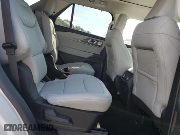 ✅ 2025 Ford Explorer • VIN: 1FMWK7HC0SGA49488 • Lot: 84375095. Wystawiony na Copart z przebiegiem 2 442 mil. Bezpłatny archiwum sprzedaży aukcyjnych z USA i szczegółowy raport historii pojazdu na DreamBid. Zdjęcie 11.