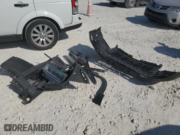 ✅ 2023 GMC Acadia SLT • VIN: 1GKKNMLS0PZ225849 • Lot: 87186605. Listed on Copart with 28,134 mi. Free auction sales archive from the USA and detailed vehicle history report at DreamBid. Image 13.