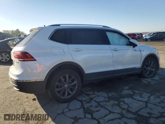 ✅ 2023 Volkswagen Tiguan SE • VIN: 3VVMB7AX3PM007923 • Lot: 87027205. Wystawiony na Copart z przebiegiem Nie podano. Bezpłatny archiwum sprzedaży aukcyjnych z USA i szczegółowy raport historii pojazdu na DreamBid. Zdjęcie 3.