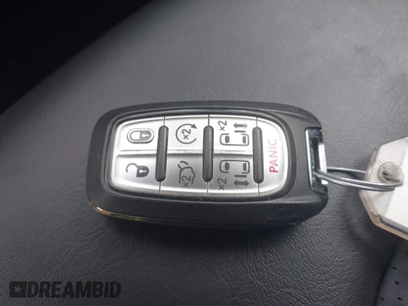 ✅ 2023 Chrysler Pacifica Touring L • VIN: 2C4RC1BG0PR601259 • Lot: 42902805. Wystawiony na IAAI z przebiegiem 46 947 mil. Bezpłatny archiwum sprzedaży aukcyjnych z USA i szczegółowy raport historii pojazdu na DreamBid. Zdjęcie 11.