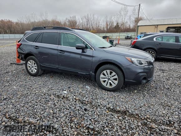✅ 2018 Subaru Outback Premium • VIN: 4S4BSAFC4J3255157 • Lot: 92513625. Listed on Copart with 83,520 mi. Free auction sales archive from the USA and detailed vehicle history report at DreamBid. Image 4.