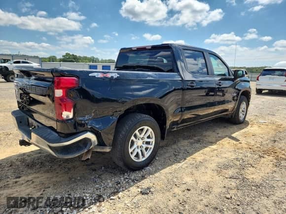 2021 Chevrolet Silverado 1500 LT z VIN 1GCPYDEK8MZ268174, wystawiony jako Copart lot #70090365 z przebiegiem 96 868 mil mil oraz Czysty tytuł • Clean title. Historia ofert i sprzedaży dostępna na DreamBid. Obrazek 3.