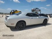 ✅ 2021 Dodge Challenger SXT • VIN: 2C3CDZAG3MH501519 • Lot: 65345094. Wystawiony na Copart z przebiegiem 25 550 mil. Bezpłatny archiwum sprzedaży aukcyjnych z USA i szczegółowy raport historii pojazdu na DreamBid. Zdjęcie 3.