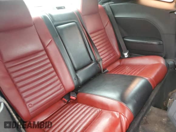 2013 Dodge Challenger R/T Classic z VIN 2C3CDYBT6DH511757, wystawiony jako Copart lot #66043334 z przebiegiem 175 539 mil mil oraz Szkoda całkowita • Salvage title. Historia ofert i sprzedaży dostępna na DreamBid. Obrazek 10.