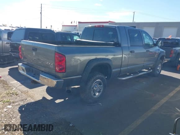 ✅ 2007 Dodge 2500 SLT • VIN: 3D7KS29C07G750571 • Lot: 43476668. Wystawiony na IAAI z przebiegiem 234 858 mil. Bezpłatny archiwum sprzedaży aukcyjnych z USA i szczegółowy raport historii pojazdu na DreamBid. Zdjęcie 4.