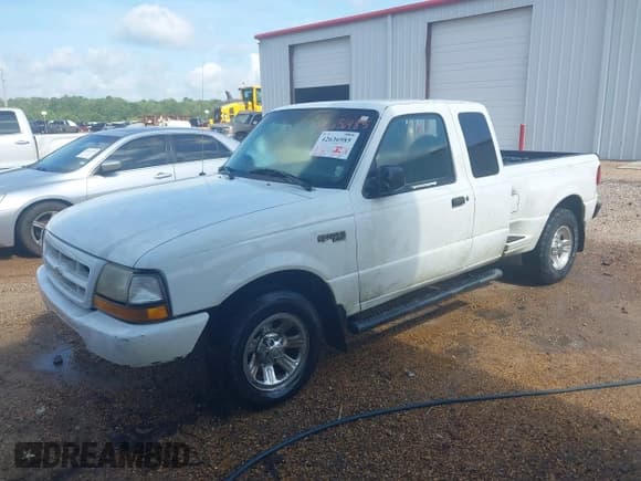 ✅ 2000 Ford Ranger XL • VIN: 1FTYR14V5YPA89460 • Lot: 42636985. Wystawiony na IAAI z przebiegiem 252 333 mil. Bezpłatny archiwum sprzedaży aukcyjnych z USA i szczegółowy raport historii pojazdu na DreamBid. Zdjęcie 2.