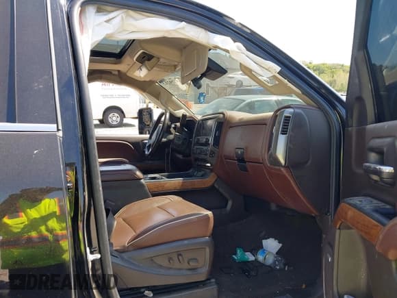 ✅ 2018 Chevrolet Silverado 2500HD High Country • VIN: 1GC1KXEY2JF276409 • Lot: 43179213. Listed on IAAI with 122,005 mi. Free auction sales archive from the USA and detailed vehicle history report at DreamBid. Image 5.