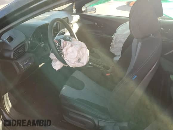 2019 Hyundai Veloster Premium z VIN KMHTG6AF6KU015706, wystawiony jako Copart lot #88063285 z przebiegiem 68 535 mil mil oraz Szkoda całkowita • Salvage title. Historia ofert i sprzedaży dostępna na DreamBid. Obrazek 7.