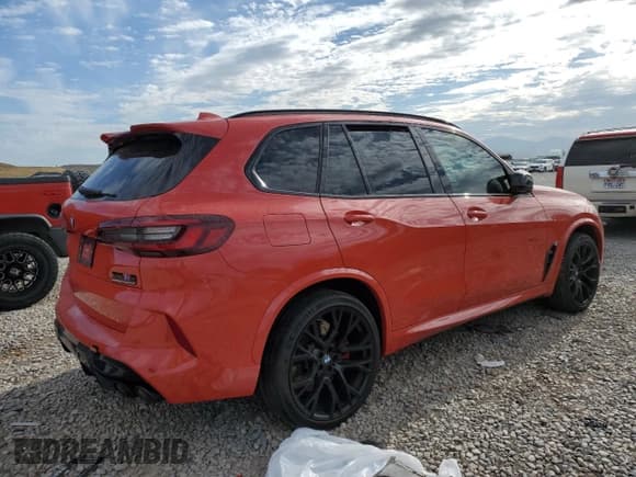 ✅ 2022 BMW X5 M • VIN: 5YMJU0C06N9M39427 • Lot: 56856413. Wystawiony na Copart z przebiegiem Nie podano. Bezpłatny archiwum sprzedaży aukcyjnych z USA i szczegółowy raport historii pojazdu na DreamBid. Zdjęcie 3.