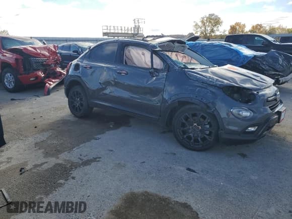 ✅ 2018 FIAT 500X Urbana Edition • VIN: ZFBCFXCB3JP712337 • Lot: 78670584. Wystawiony na Copart z przebiegiem Nie podano. Bezpłatny archiwum sprzedaży aukcyjnych z USA i szczegółowy raport historii pojazdu na DreamBid. Zdjęcie 4.